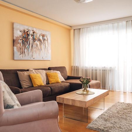 Crown Central Three Bedroom Apartment Белград Экстерьер фото